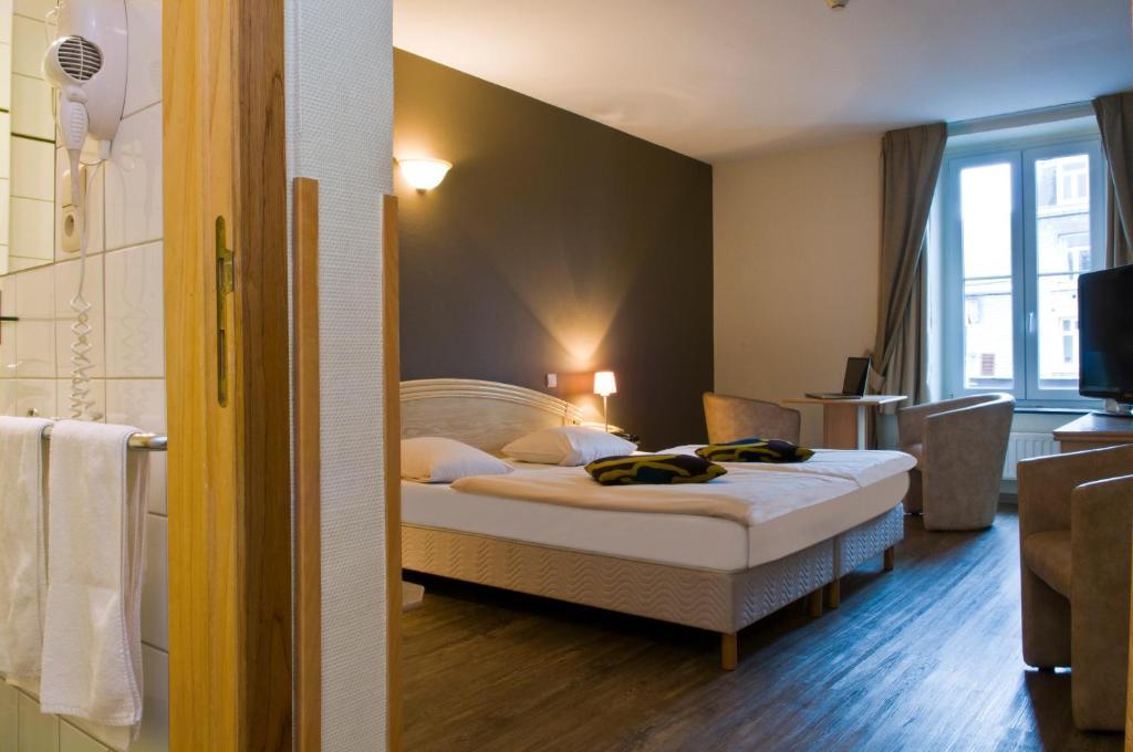 Hotel Grenier Des Grottes Han-sur-Lesse Eksteriør billede